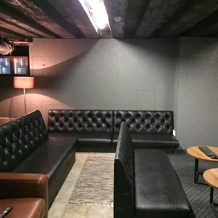 16eur - Old Town Munkenhof טאלין